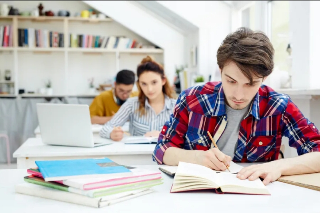 ما المهارات التي على الطالب الجامعي تطويرها مبكراً؟ (سيدتي)