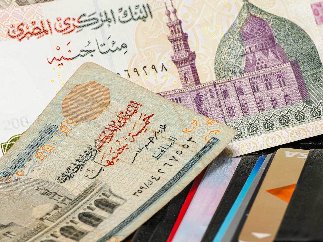 فضيحة نصب كبرى تهز الشارع المصري.. التفاصيل الكاملة (أونسبلاش)