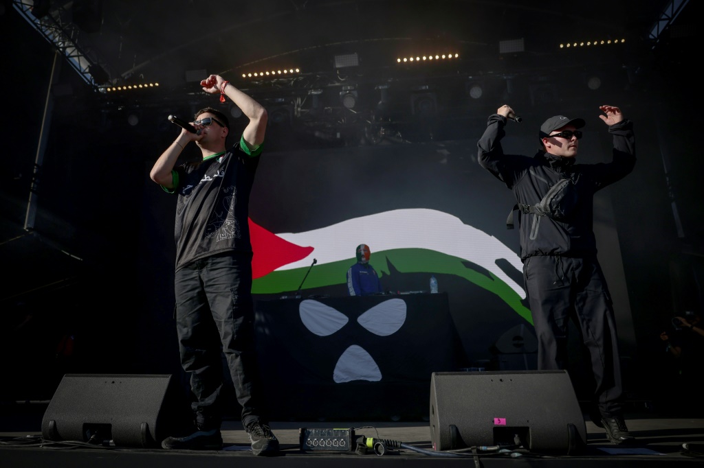 جانب من حفل لفرقة نيكاب في سان كلو في فرنسا في 24 آب/أغسطس 2025 (أ ف ب)