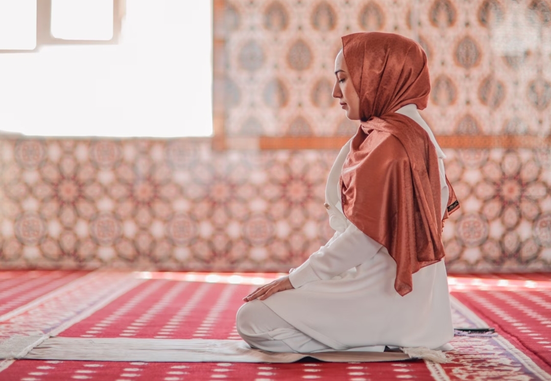 كيف تؤدى صلاة الحاجة.. وأفضل أوقاتها؟ أمين الفتوى يجيب (أونسبلاش)