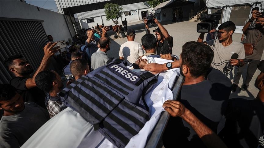 حماس: جرائم إسرائيل البشعة بحق صحفيي غزة لن تفلح بحجب الحقيقة (الأناضول)