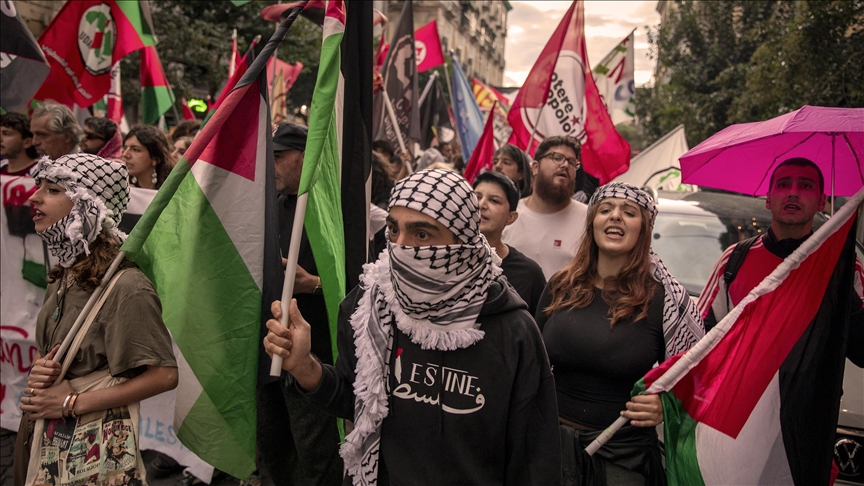 وأضاف بيان أكبر اتحاد عمالي في إيطاليا، أن الهجوم على سفن مدنية يوجد على متنها مواطنون إيطاليون "حادث خطير للغاية" (الاناضول)
