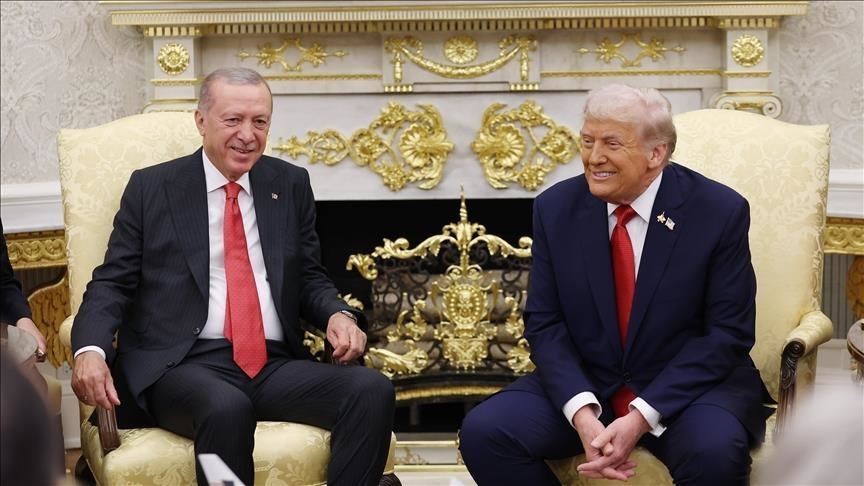 أردوغان يبحث مع ترامب العلاقات الثنائية والوضع بغزة (الأناضول)