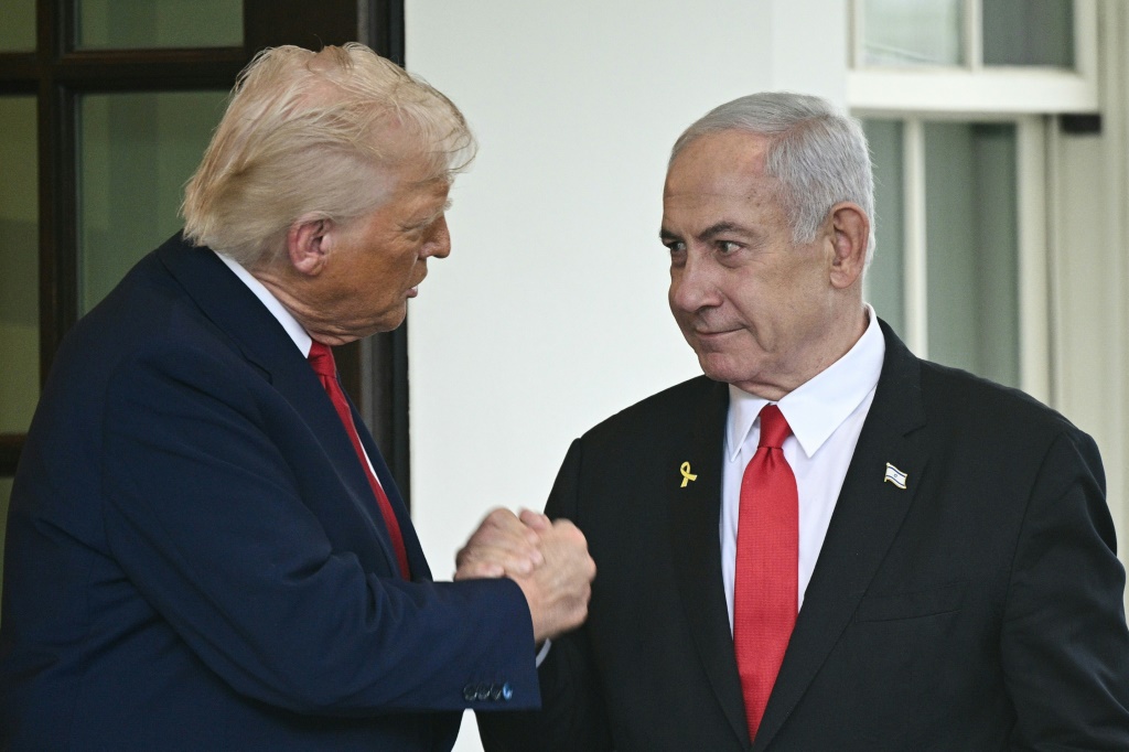 إسرائيل وخصوصا اليمين المتطرف، تعيش لحظة تحوّل يرون فيها مشروعهم القائم على الطرد والقمع والتوسع ينهار أمام المتغيرات الدولية والرفض الإقليمي، وصمود الفلسطينيين، والضغط الشعبي حول العالم (أ ف ب)
