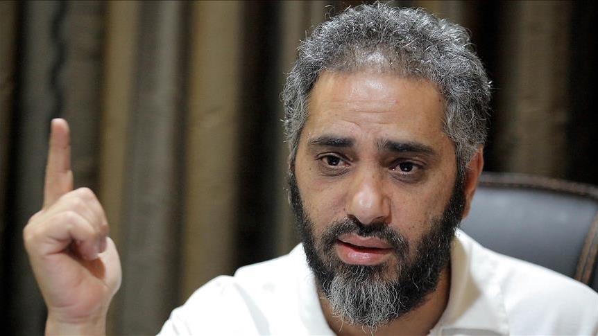 الفنان فضل شاكر يسلم نفسه للجيش اللبناني (الأناضول)