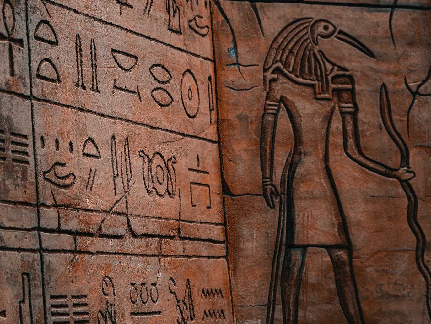 مصر.. اختفاء لوحة أثرية نادرة والسلطات تحقق في الواقعة (أونسبلاش)
