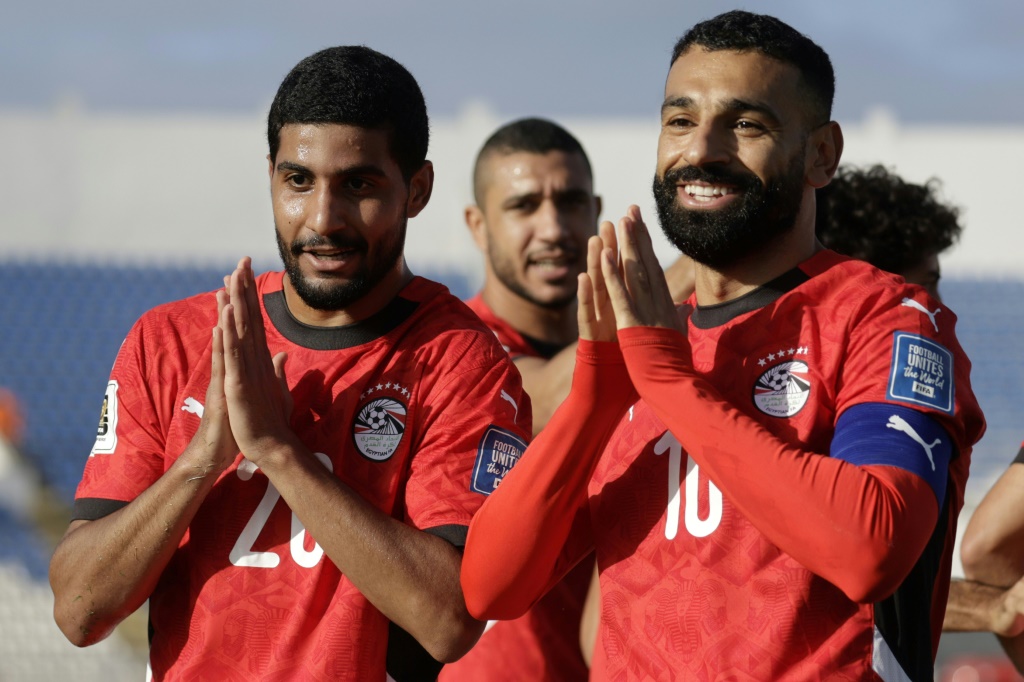 لاعبو مصر يحتفلون بالتأهل إلى كأس العالم 2026 (أ ف ب)