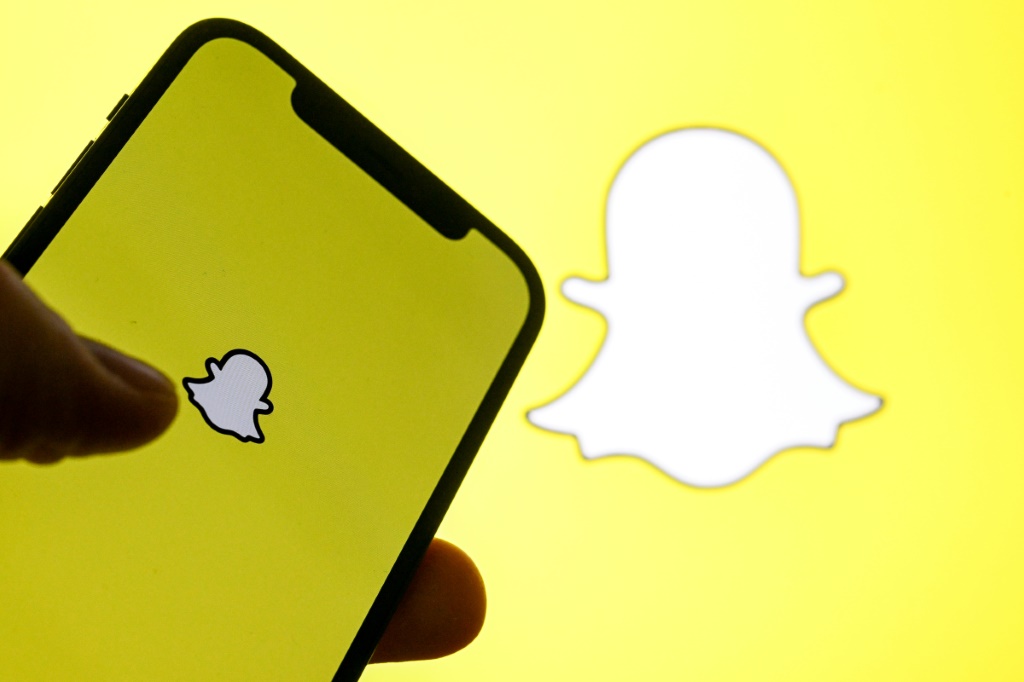 شعار منصة سنابتشات (ا ف ب)