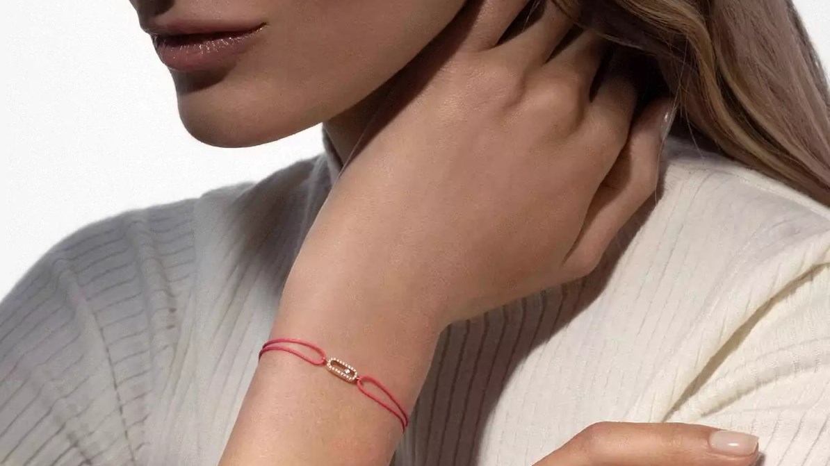 مجوهرات بـ(الوردي الناعم).. تألقي بها في شهر التوعية بسرطان الثدي (زهرة الخليج)