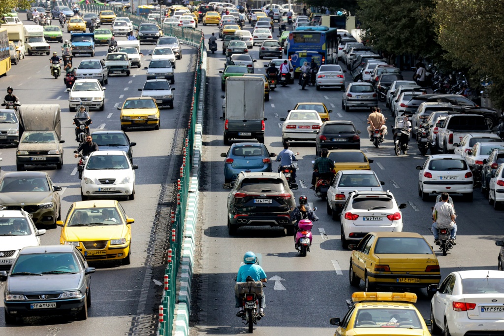 لقطة من أحد شوارع طهران بتاريخ 15 أيلول/سبتمبر 2025 (ا ف ب)