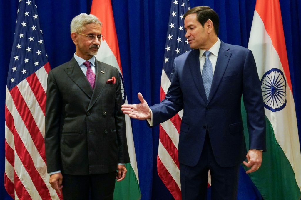 صورة من الارشيف للقاء بين وزير الخارجية الأميركي ماركو روبيو (يمين) ونظيره الهندي سوبرامنيام جيشنكار في نيويورك بتاريخ 22 أيلول/سبتمبر 2025 (ا ف ب)