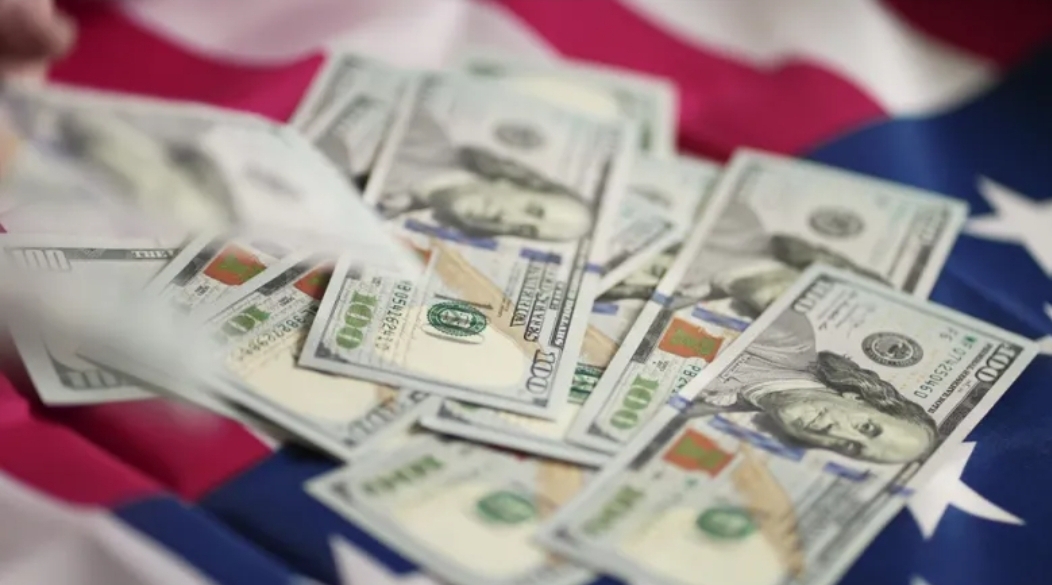 لماذا يشبّه إيلون ماسك قيادة الشركات بالتحديق في الهاوية؟ (الرجل)