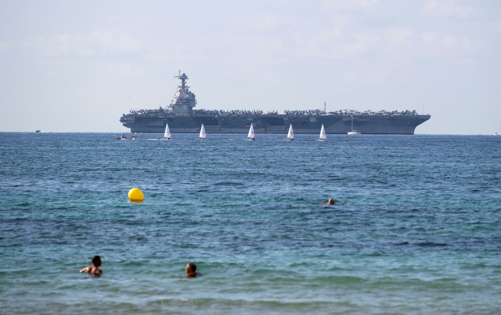 فنزويلا ليست دولة صغيرة، فعدد سكانها أكبر بقليل من عدد سكان العراق عندما غزت القوات الأمريكية ذلك البلد عام 2003، كما أثبتت فنزويلا مقاومتها للجهود الأمريكية للإطاحة بنظامها الديكتاتوري (ا ف ب)