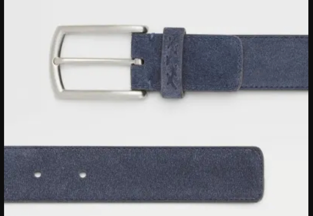 الخريف بألوانه الدافئة: أحزمة جلد السويد تتصدّر صيحات الموضة الرجالية (الرجل)