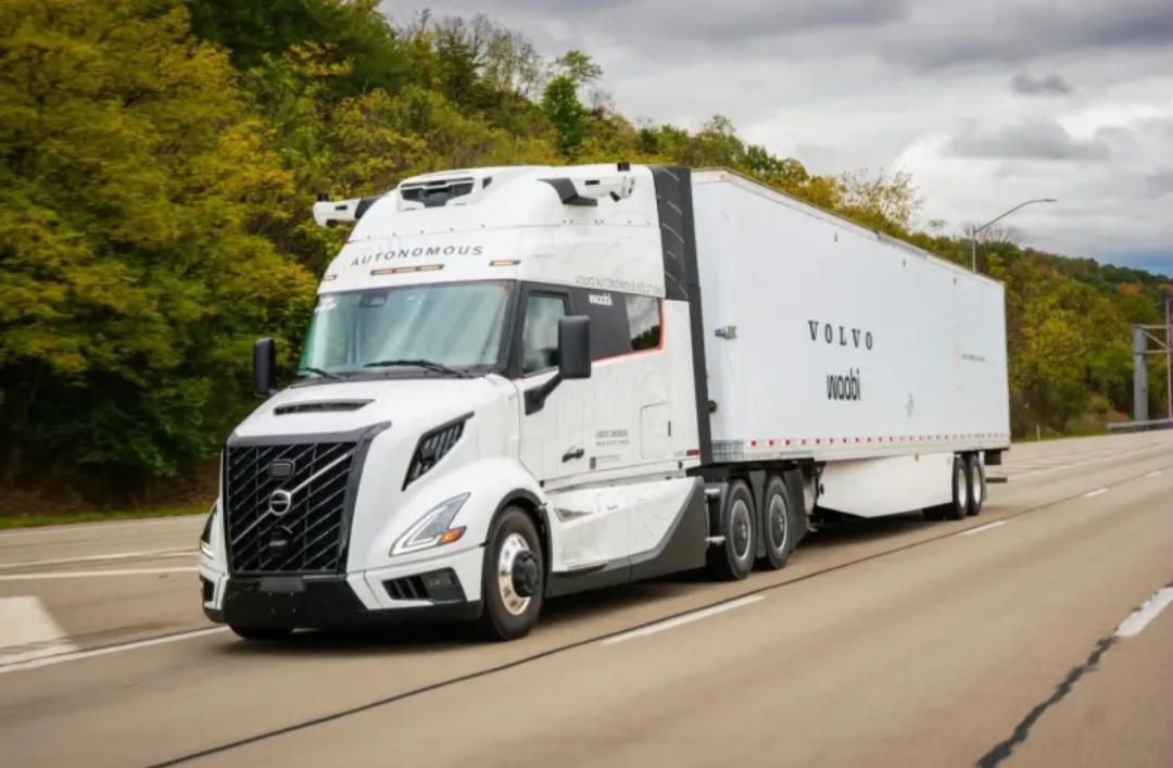 Volvo تطلق جيلاً جديدًا من الشاحنات الذكية ذاتية القيادة.. ما أبرز مميزاتها؟ (Volvo)