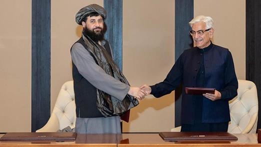 أفغانستان وباكستان تتفقان على استمرار وقف إطلاق النار (الأناضول)