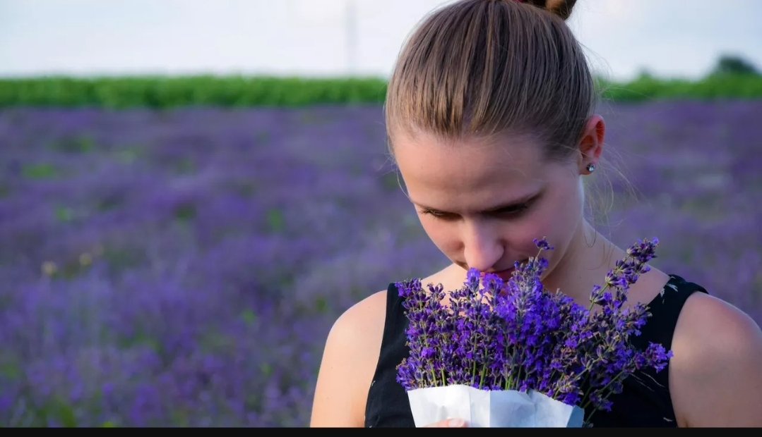 دراسة تحذر: حاسة الشم قد تكشف عن مخاطر صحية خفية للقلب (أونسبلاش)