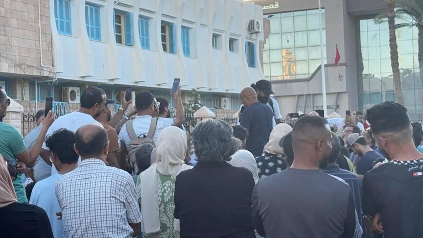 تونس.. تجدد الاحتجاجات في قابس للمطالبة بتفكيك المجمع الكيميائي (الأناضول)
