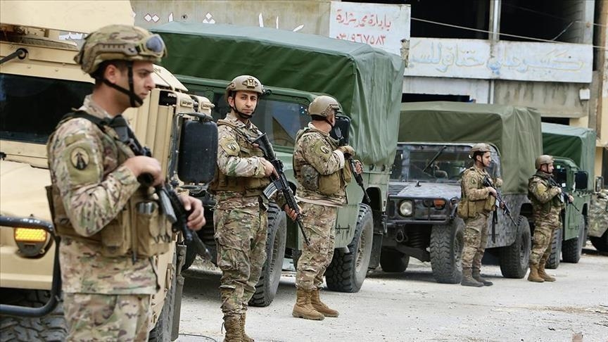 جيش لبنان يرفع حالة الاستنفار جنوبًا ردا على تحركات اسرائيلية (الأناضول)