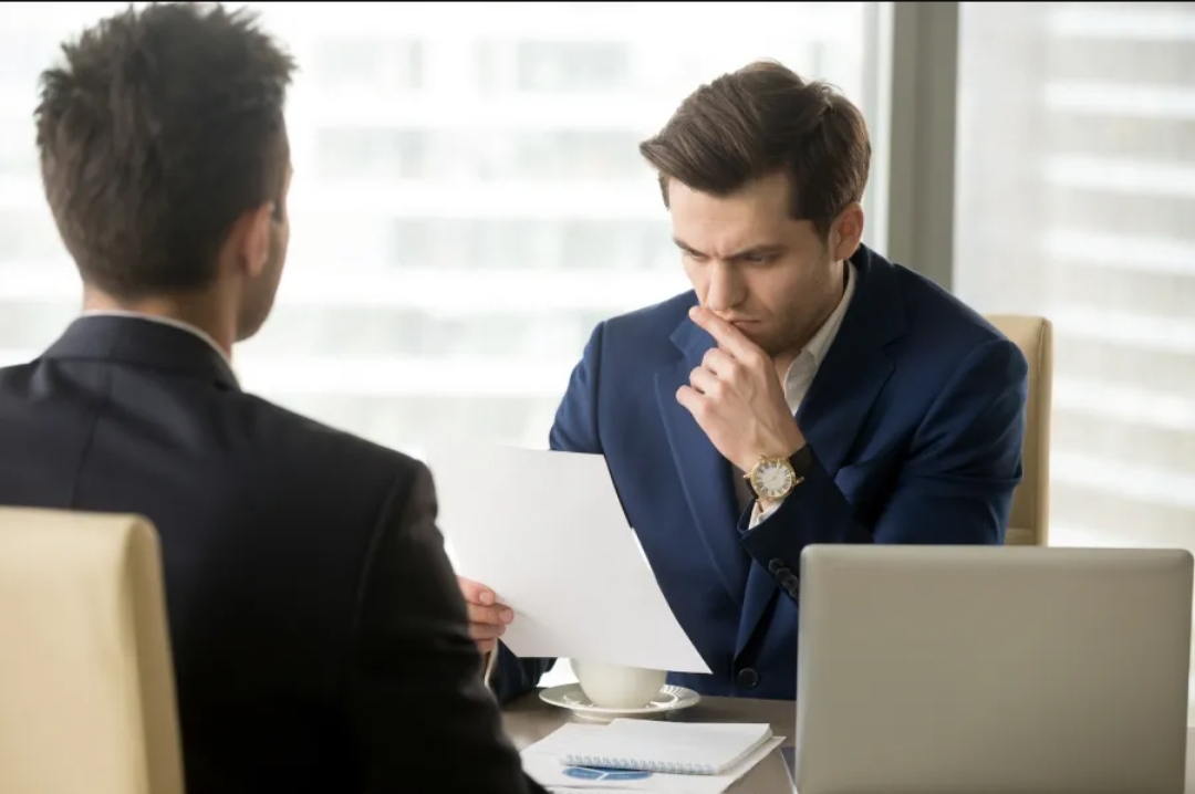 7 أخطاء جسيمة عند التحدث مع مديرك عن مشكلة (سيدتي)