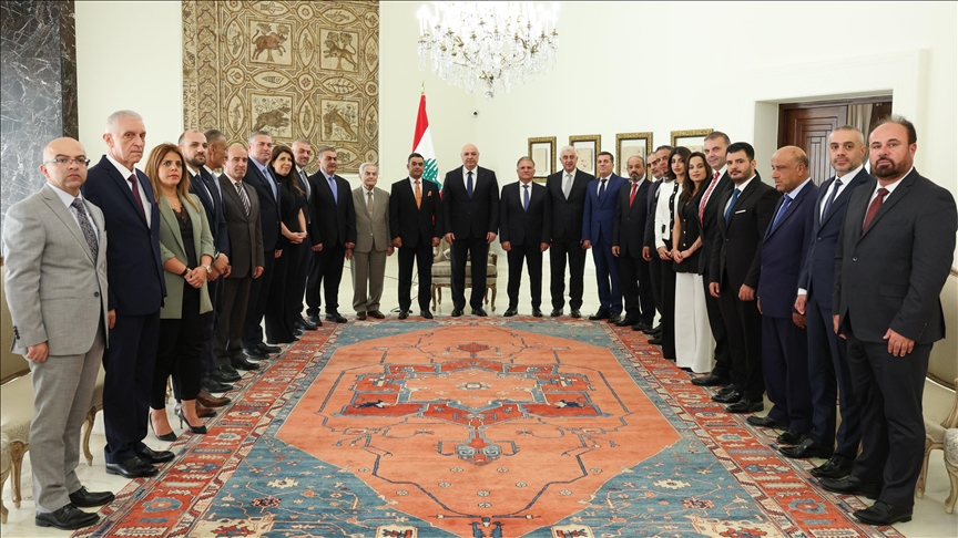 عون: ليس أمام لبنان سوى خيار التفاوض مع إسرائيل (الأناضول)