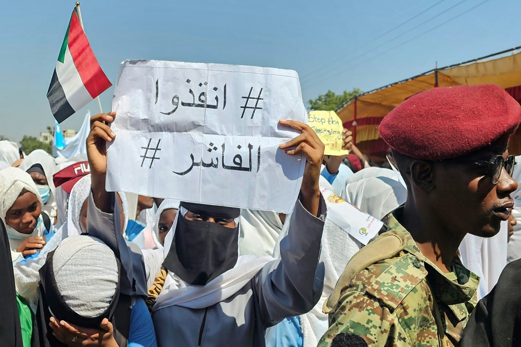 السودان يكرر اليوم مشهد دارفور الأول، الوحشية ذاتها، والجناة أنفسهم، والسكوت نفسه، لتصبح المأساة شهادة جديدة على تراجع الضمير الدولي وفشل العدالة العالمية (ا ف ب)
