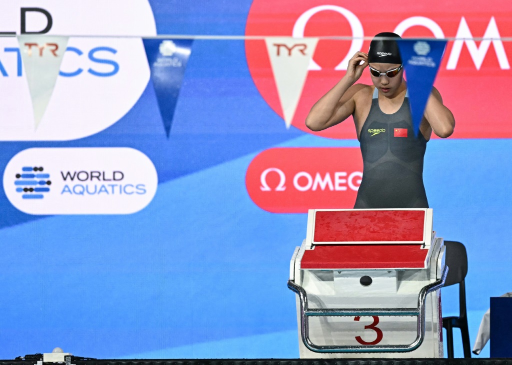 الصينية يو زيدي خلال منافسات بطولة العالم للألعاب المائية في سنغافورة، في 3 آب/أغسطس 2025 (ا ف ب)