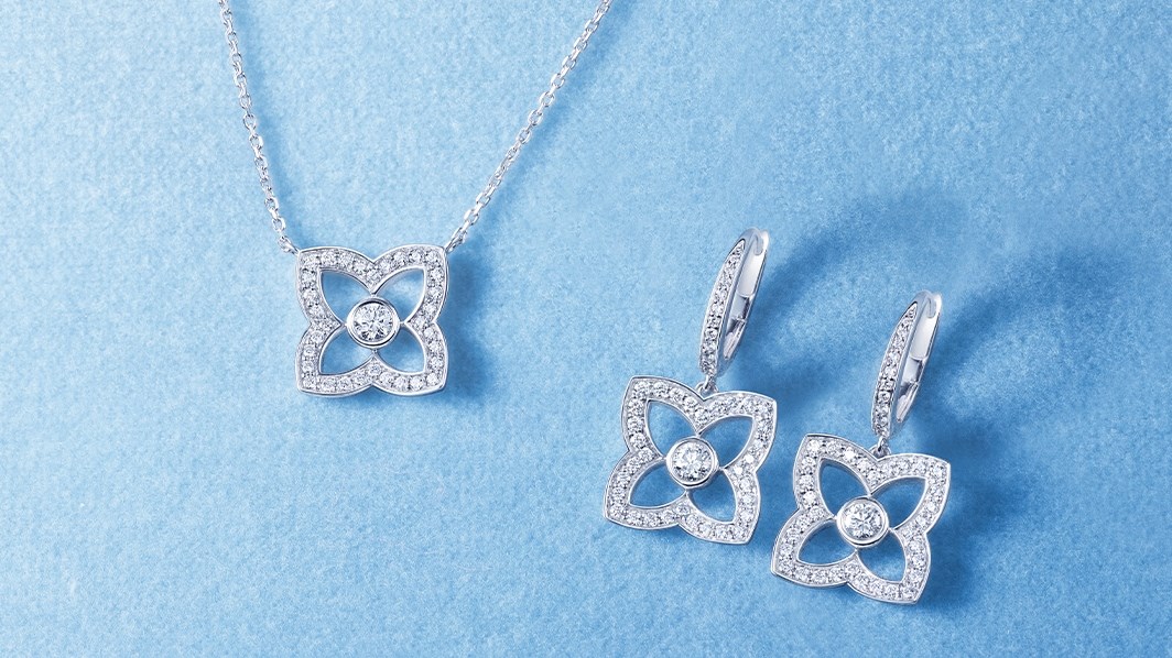 (De Beers) تطلق تشكيلة (Enchanted Lotus) للمجوهرات الراقية (زهرة الخليج)