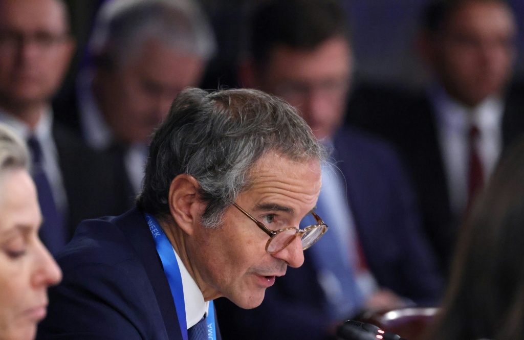 المدير العام للوكالة الدولية للطاقة الذرية رافايل غروسي خلال اجتماع المنتدى الدولي للأسبوع الذري العالمي، المخصص للصناعة النووية العالمية، في موسكو في 25 أيلول/سبتمبر 2025 (ا ف ب)