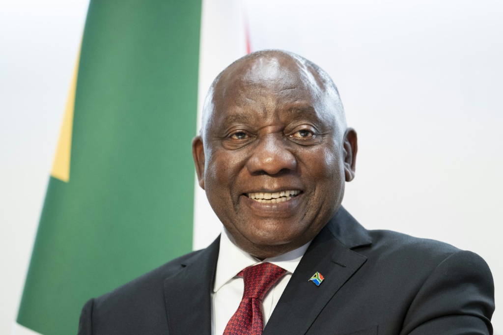 رئيس جنوب أفريقيا سيريل رامافوزا في مجلس النواب السويسري خلال زيارته الرسمية إلى سويسرا، في برن في 29 تشرين الأول/أكتوبر 2025 (ا ف ب)