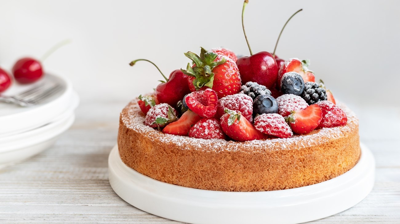 الفاكهة في الحلويات.. من الاختيار حتى الحفاظ على القوام والنكهة (زهرة الخليج)