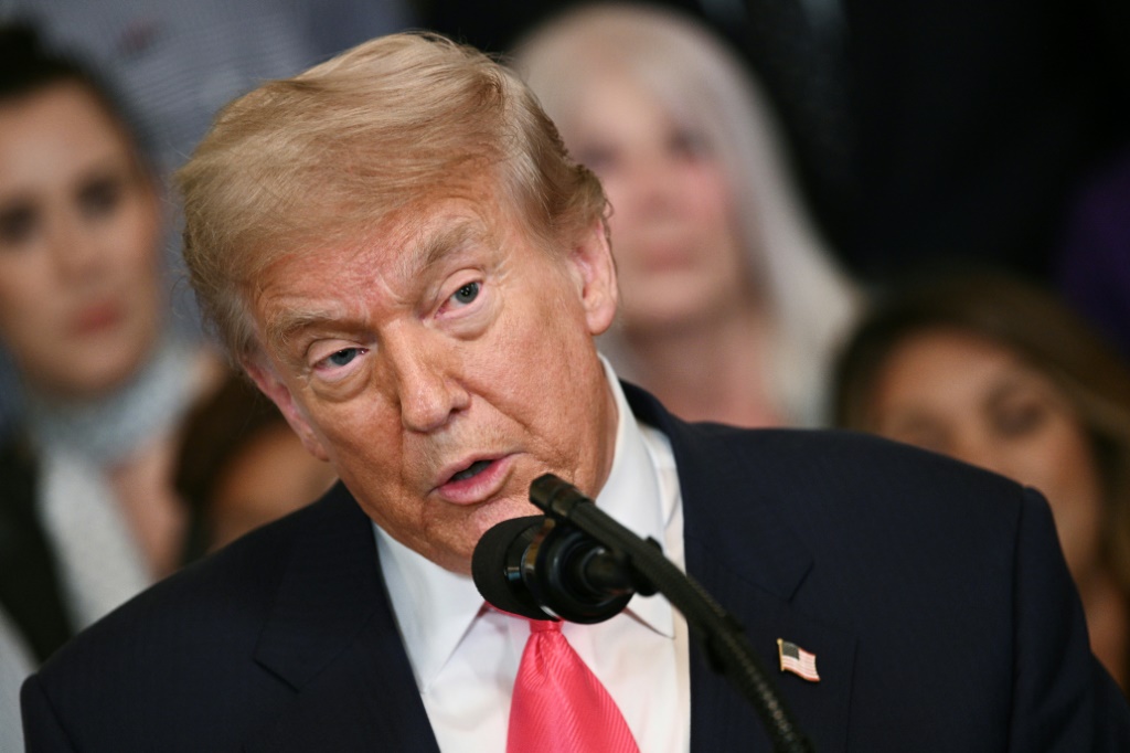 أشار ماسي إلى أنه يعتقد أنه لن تُنشَر وثائق التحقيقات الجارية في قضية الملياردير جيفري إبستين المتهم بإدارة شبكة دعارة تضم فتيات قاصرات (ا ف ب)