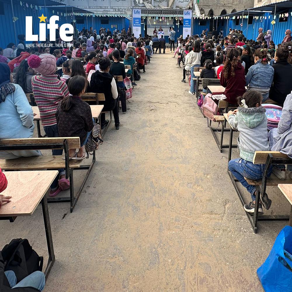  مشاريع الإغاثية والتنموية التي قدمتها لايف استهدفت مئات الآلاف من النازحين المتضررين ( الأمة برس)