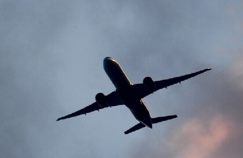 عقوبة تصل إلى 38 عاما بانتظار أمريكية بتهمة الاعتداء على مضيفات طيران خلال رحلة جوية (سبوتنيك)