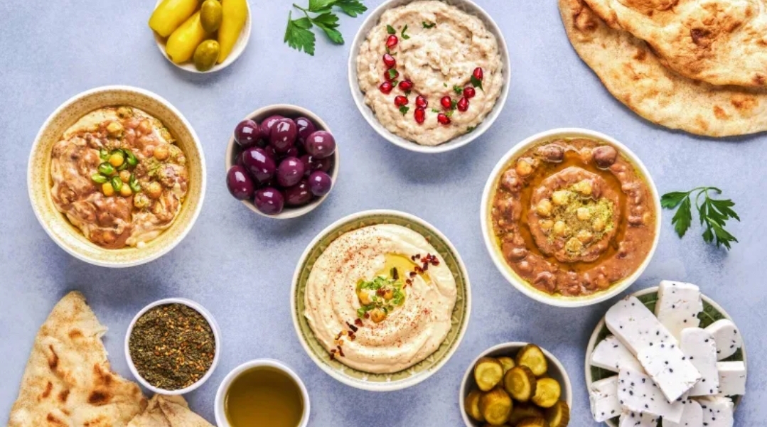 توقيت العشاء خلال الشتاء قد يغيّر صحتك.. ما الوقت الأنسب؟ (الرجل)