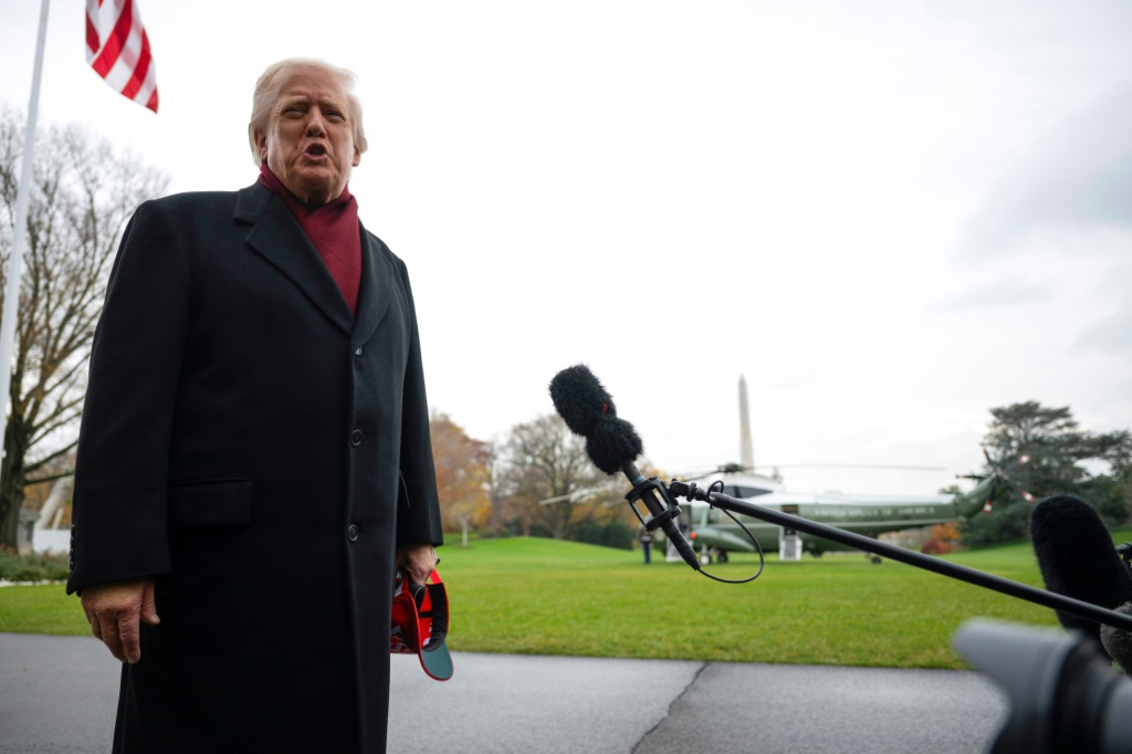 الرئيس الأميركي دونالد ترامب في البيت الأبيض في 22 تشرين الثاني/نوفمبر 2025 (ا ف ب)