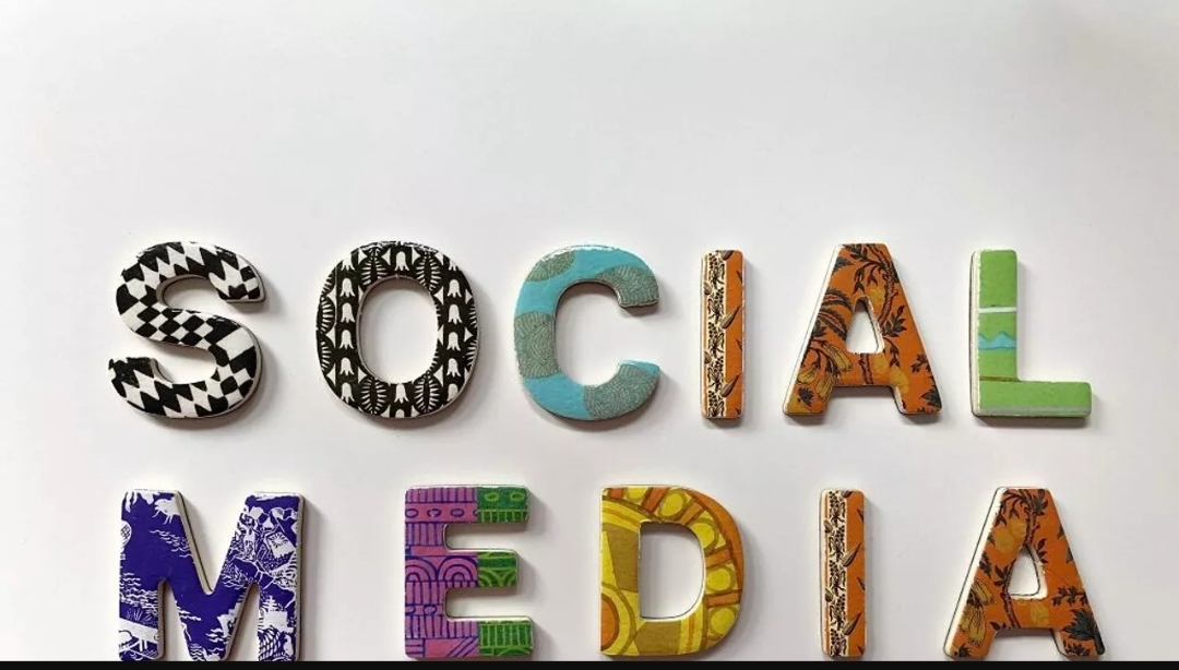 دولة تفرض حظرا على استخدام وسائل التواصل لمن تحت 16 عاما ابتداء من 2026 (أونسبلاش)