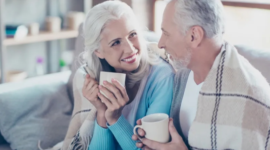كيف يعزز الامتنان السعادة الزوجية؟ دراسة تشرح الآلية النفسية (الرجل)