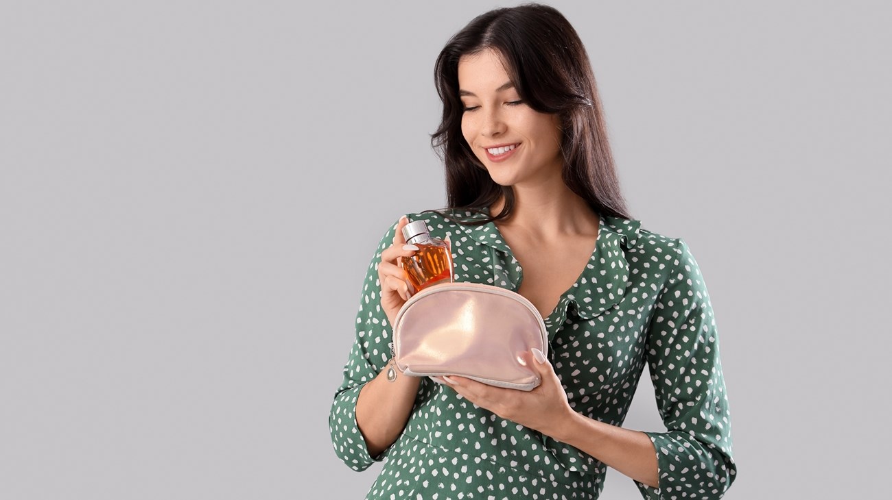 6 عطور تزيد جاذبية إطلالتكِ في خريف 2025 (زهرة الخليج)
