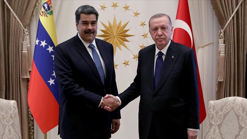 أردوغان يبحث مع مادورو العلاقات الثنائية وقضايا إقليمية (الأناضول)