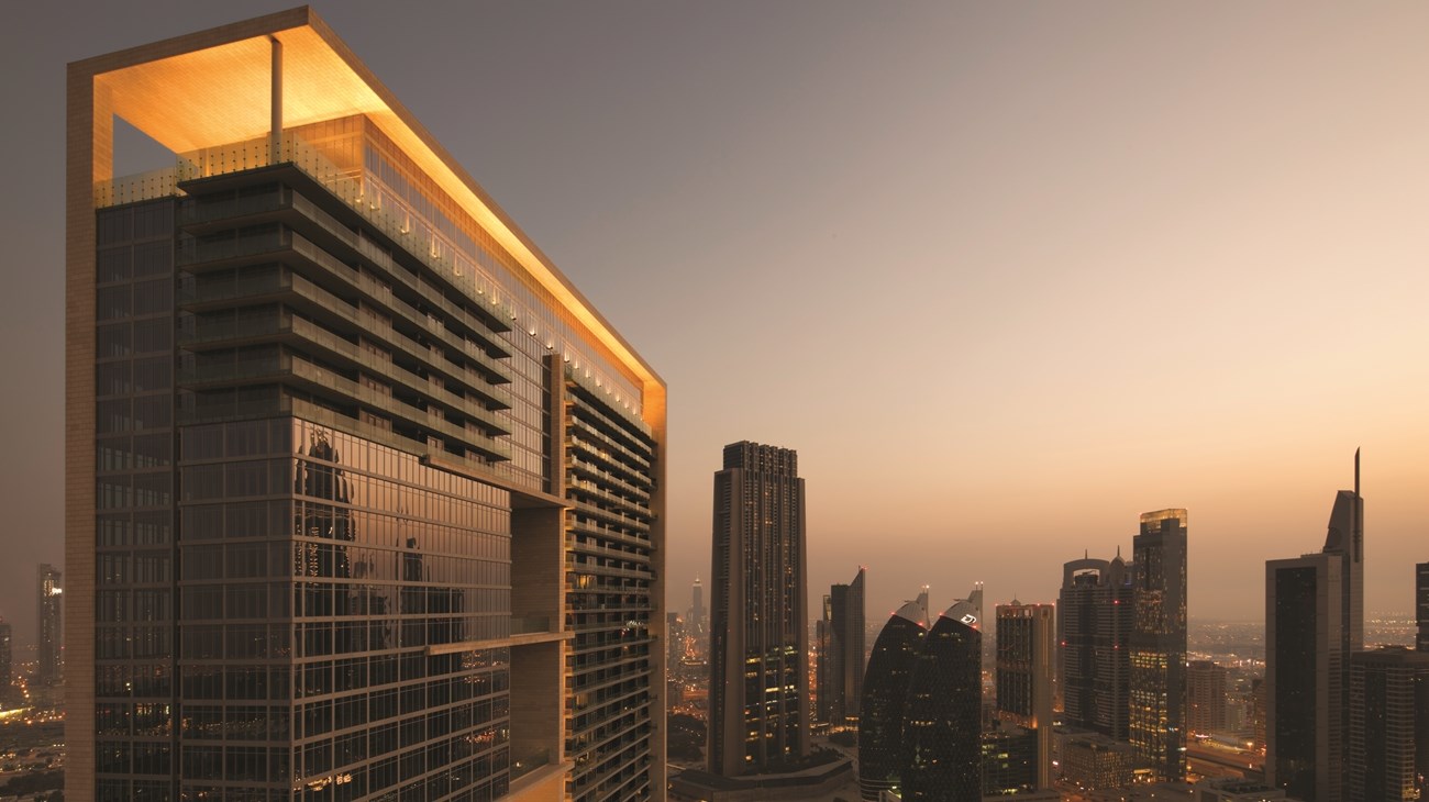 (والدورف أستوريا DIFC).. بوابتكم الفاخرة لاكتشاف سحر دبي من (قلب الأفق) (زهرة الخليج)