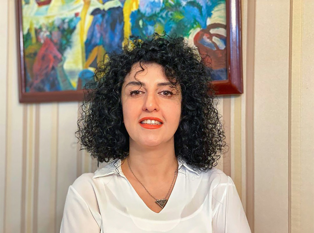 صورة وزعتها مؤسسة نرجس محمدي في 2 تشرين الأول/أكتوبر 2023 للناشطة من دون تحديد تاريخ أو مكان التقاطها (ا ف ب)