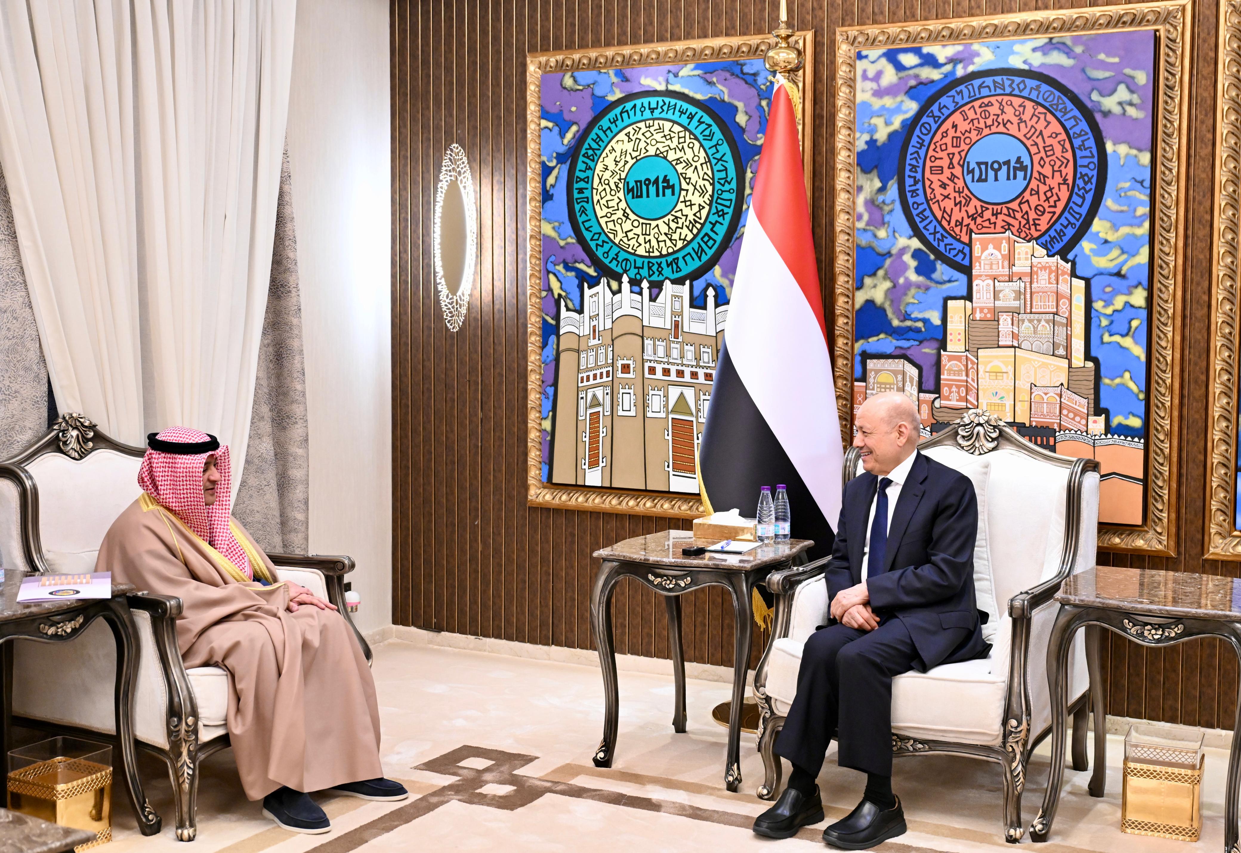 مجلس التعاون الخليجي يؤكد دعمه للوحدة اليمنية : الرئيس اليمني  يستقبل الأمين العام لمجلس التعاون لدول الخليج العربية