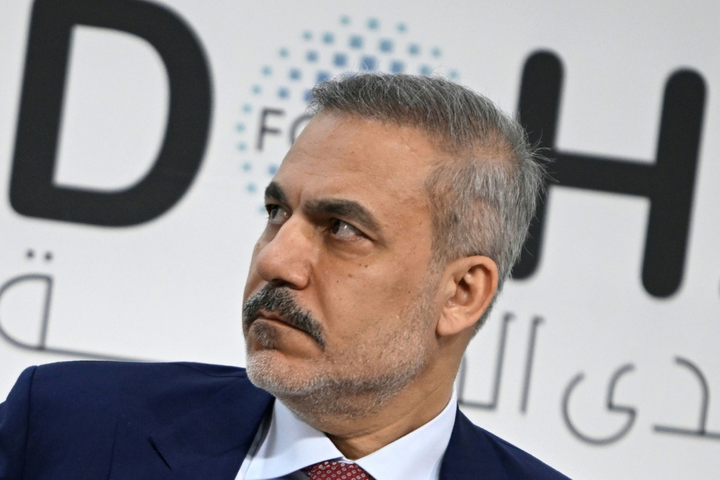 وزير الخارجية التركي هاكان فيدان في منتدى الدوحة في العاصمة القطرية في 6 كانون الاول/ديسمبر 2025 (ا ف ب)