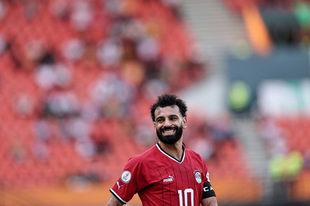 مهاجم منتخب مصر محمد صلاح خلال مباراة المجموعة الثانية في كأس الأمم الإفريقية 2024 أمام موزامبيق على ملعب فيليكس هوفويت-بوانيي في أبيدجان في 14 كانون الثاني/يناير 2024 (ا ف ب)