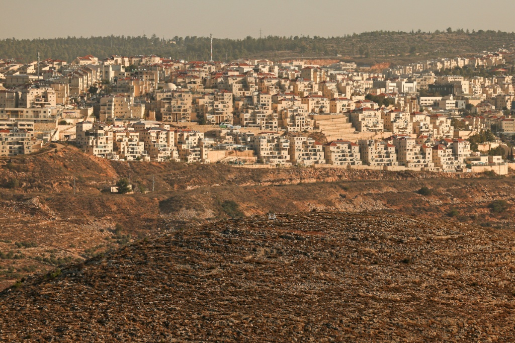 مستوطنة بيتار عيليت المحتلة من إسرائيل قرب مدينة بيت لحم الفلسطينية في الضفة الغربية المحتلة في 18 تشرين الثاني/نوفمبر 2025 (ا ف ب)