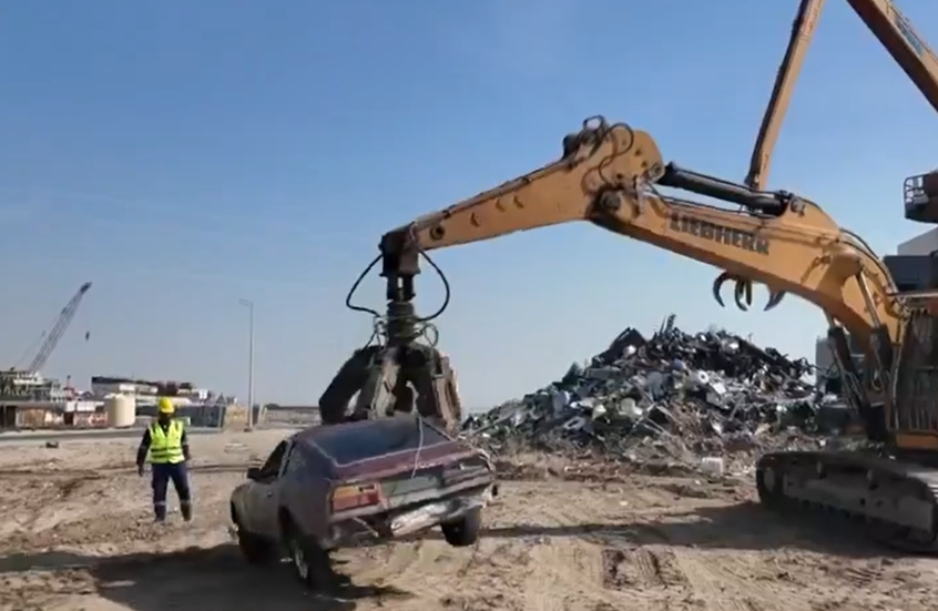 الكويت.. السلطات (تكبس) مركبتين تورط قائداهما في دهس عسكري أثناء تأدية واجبه (وزارة الداخلية الكويتية)