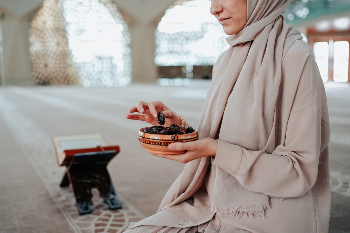 فضل الصيام في شهر رجب .. 8 مكافآت ربانية للصائمين في الأشهر الحرم (أونسبلاش)