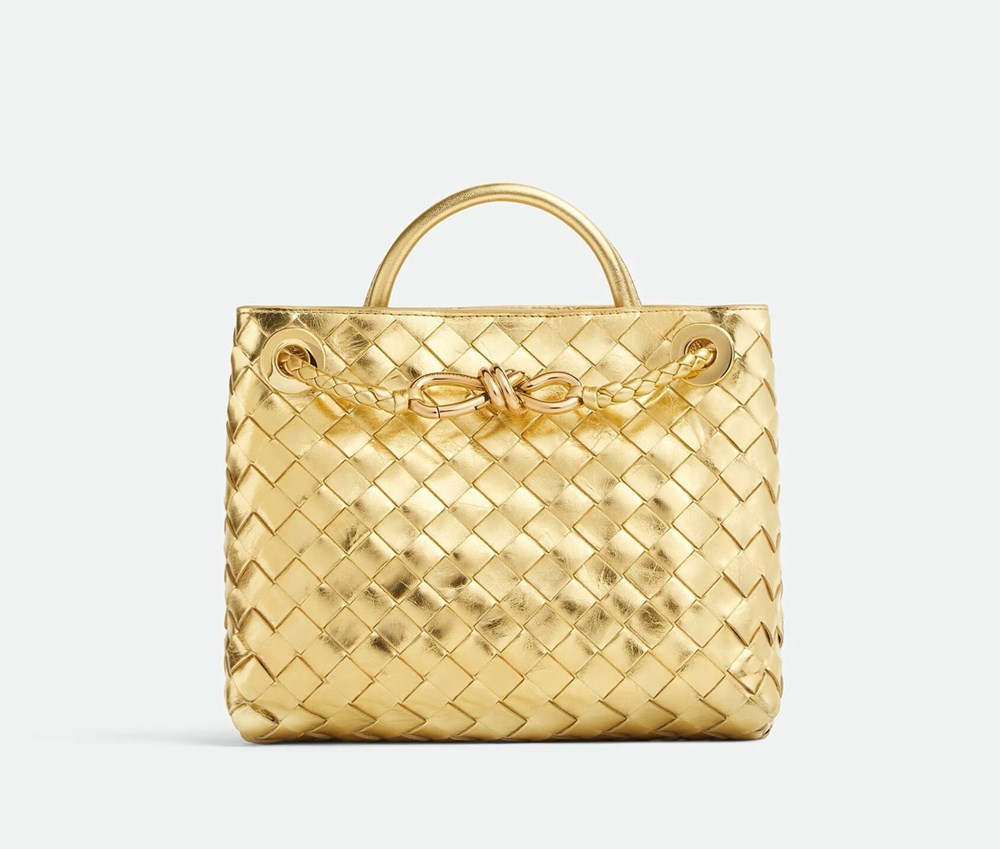 حقائب تزين مظهرك.. في احتفالات ليلة رأس السنة 2026