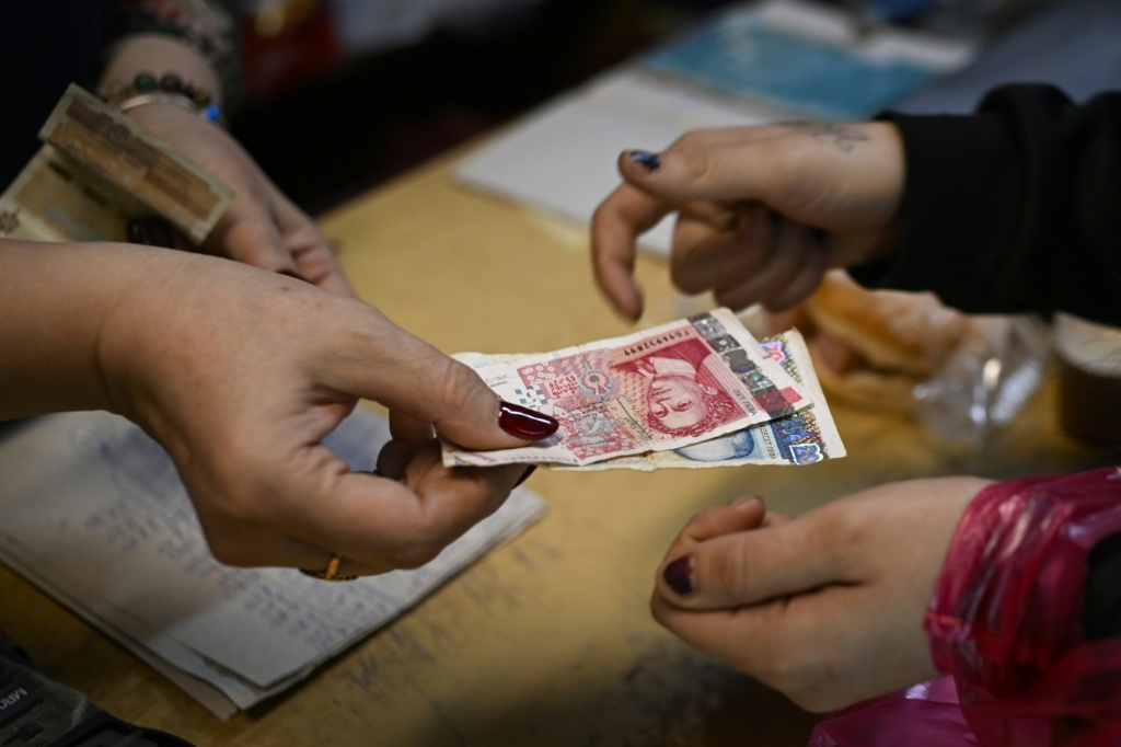 صورة مؤرخة في 7 كانون الأول/ديسمبر 2025 لعملة الليف البلغارية (ا ف ب)